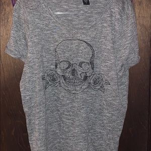 Gray skull T-shirt